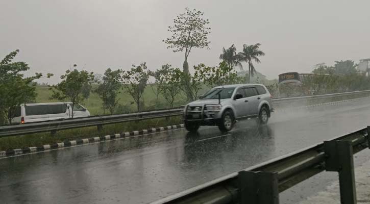 মাদারীপুরে অবশেষে নামল স্বস্তির বৃষ্টি