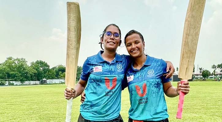 জোড়া সেঞ্চুরিতে ইতিহাস গড়লেন মুর্শিদা-সোবহানা