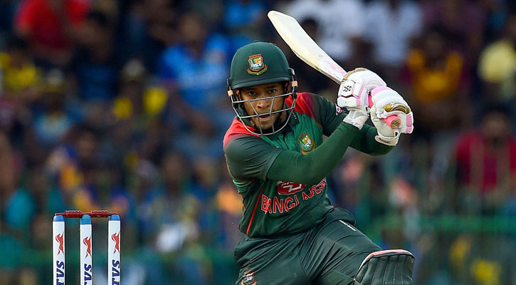 চার উইকেট  হারিয়ে চাপে বাংলাদেশ