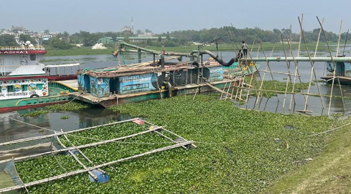 পলাশে বালু খেকোদের বিরুদ্ধে অভিযান, ৪ লাখ টাকা অর্থদন্ড
