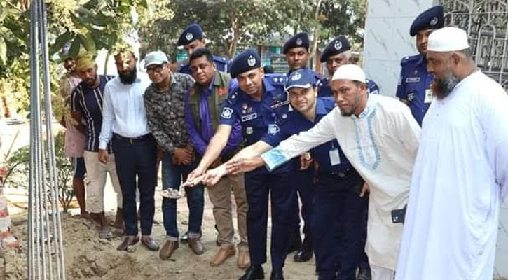 নড়াইল পুলিশ লাইন্স জামে মসজিদের কাজের উদ্বোধন