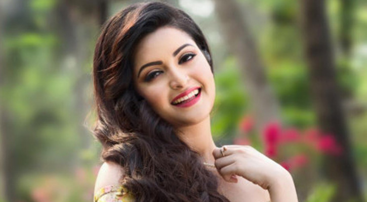 ব্যবসায় নামছেন পরীমনি