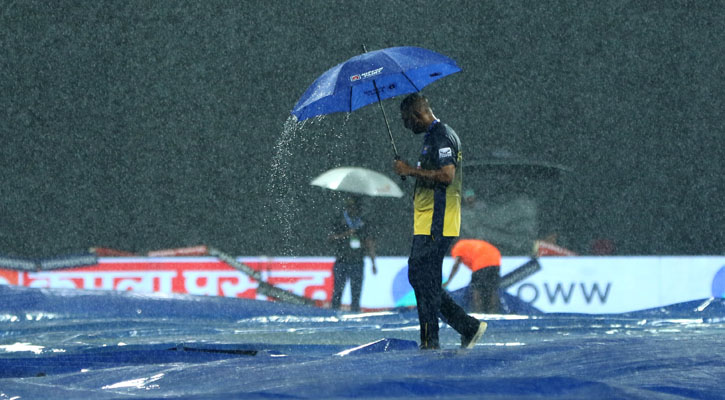 ফাইনালে বৃষ্টির হানা