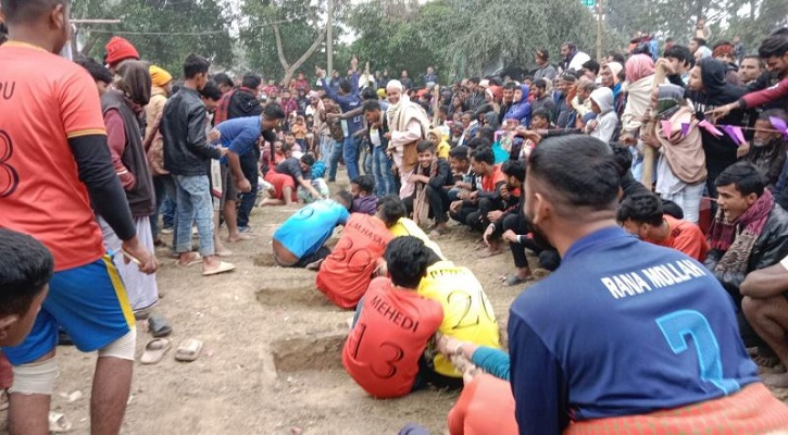 শিবপুরে গ্রামবাংলার ঐতিহ্যবাহী কাছিটান খেলা অনুষ্ঠিত