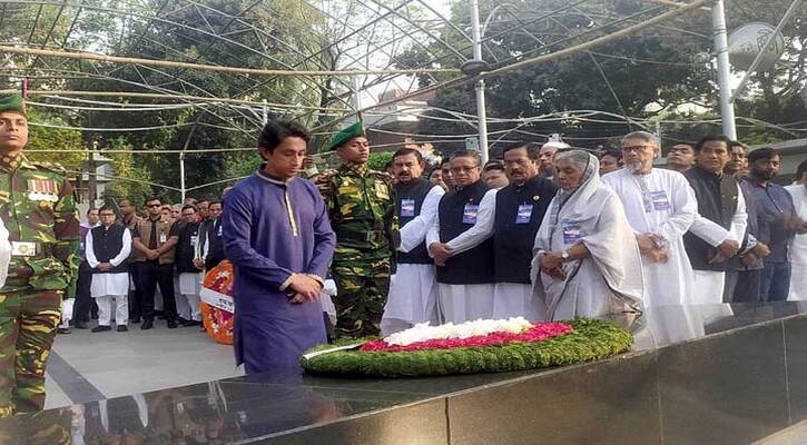 বঙ্গবন্ধুর প্রতিকৃতিতে প্রধানমন্ত্রীর পক্ষে শ্রদ্ধা জানালেন ববি