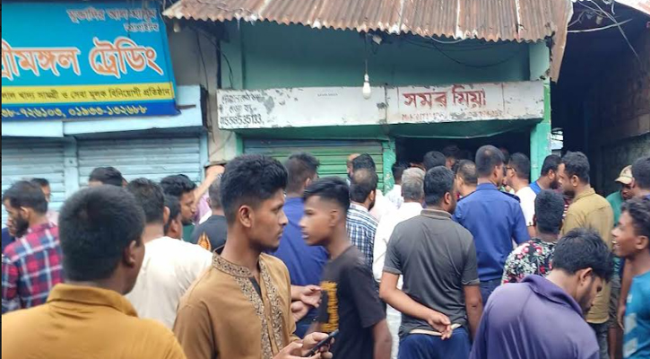 শ্রীমঙ্গলে ৩,০২৫ কেজি অবৈধ চা জব্দ ও ২ লক্ষ টাকা জরিমানা