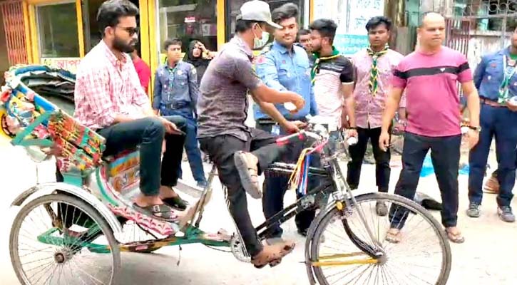 সুনামগঞ্জের রিক্রা চালক ও হতদরিদ্রদের মধ্যে খাবার পানি ও স্যালাইন বিতরণ