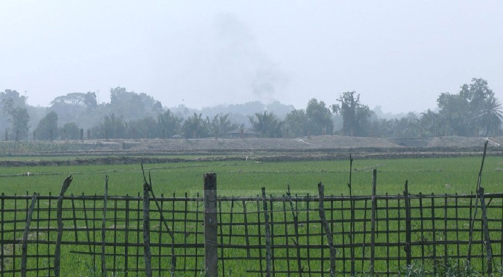 টেকনাফ সীমান্তে রাতভর থেমে থেমে গোলাগুলি