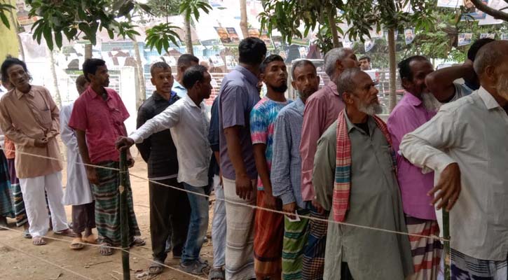 সুষ্ঠু ও সুন্দরভাবে  ঠাকুরগাঁওয়ের দুটি উপজেলার ভোটগ্রহণ শুরু