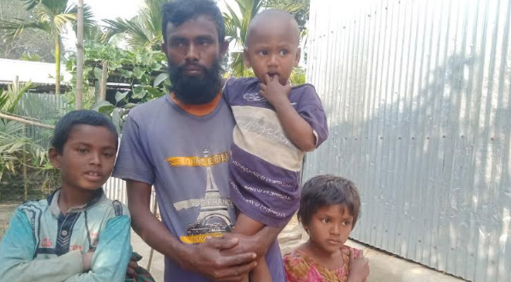 অভাবের তাড়নায় ১ দিন বয়সী সন্তানকে অন‍্যের হাতে তুলে দিলেন বাবা