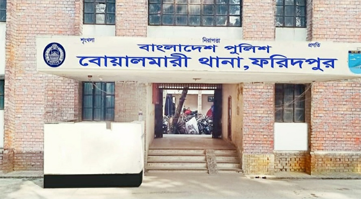 বোয়ালমারীতে ভ্যানের চাপায় শিশু নিহত
