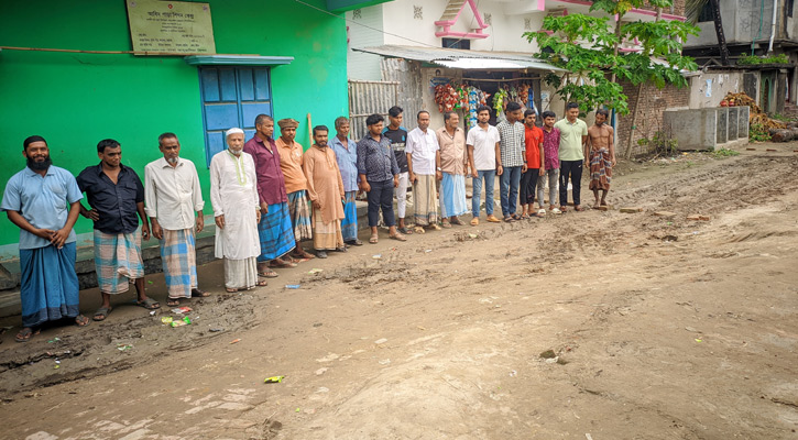 রাঙ্গুনিয়ায় সড়কের বেহাল দশা, সংস্কার দাবী এলাকাবাসীর