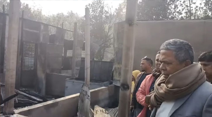 শ্রীপুরে অগ্নিকান্ডে ব্যবসা প্রতিষ্ঠান ও বসত ঘর  ছাই,  ক্ষতি ৭০ লাখ