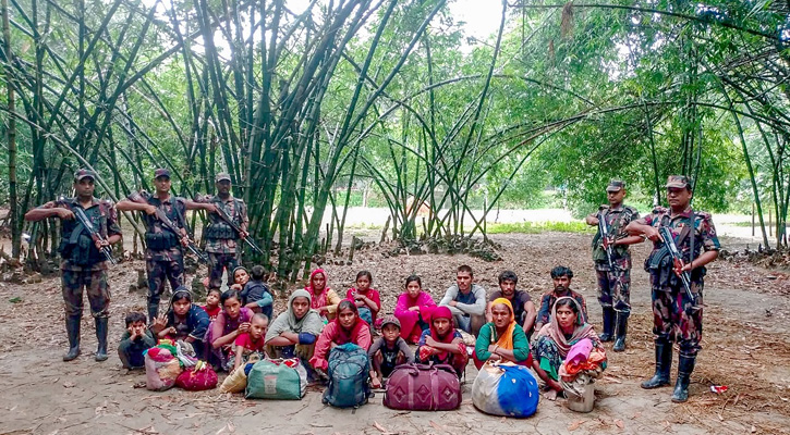 দুর্যোগপূর্ণ আবহাওয়া ও মুষলধারে বৃষ্টির সুযোগে চাঁপাইনবাবগঞ্জ সীমান্ত দিয়ে পুশইন করল বিএসএফ
