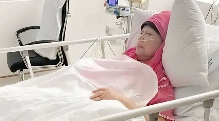 এয়ার অ্যাম্বুলেন্সে নেওয়া স্থগিত, ঢাকাতেই চলবে খালেদা জিয়ার চিকিৎসা