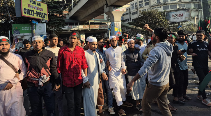 হাদির মৃত্যুতে সকালেও উত্তাল শাহবাগ
