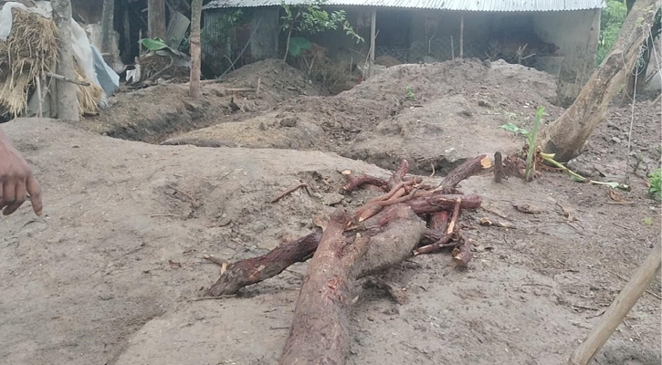 তানোরে কবরস্থান দখল করে বাড়ি নির্মাণের পরিকল্পনায় উত্তেজনা