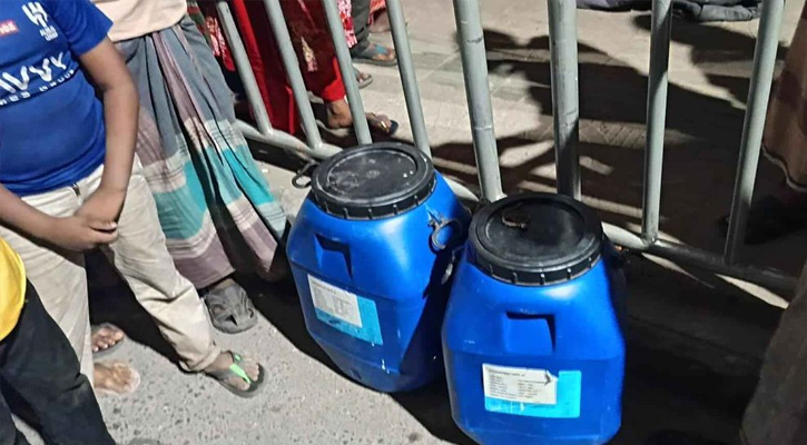 জাতীয় ঈদগাহের সামনে ড্রামভর্তি খণ্ডিত মরদেহ উদ্ধার