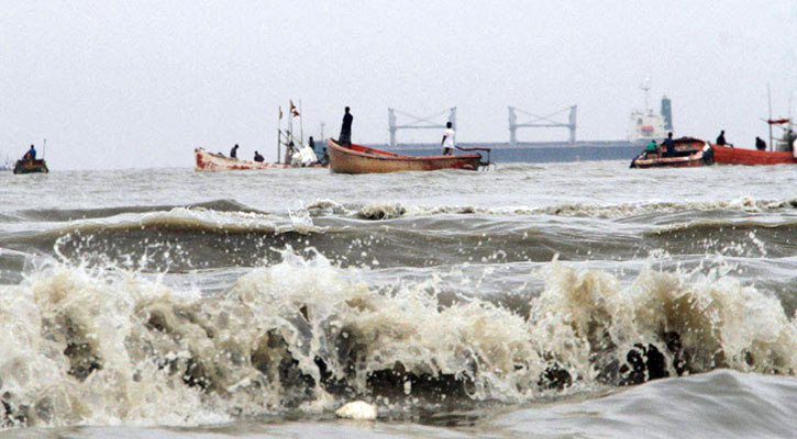 সমুদ্র বন্দরগুলোতে ৩ নম্বর সতর্কতা জারি
