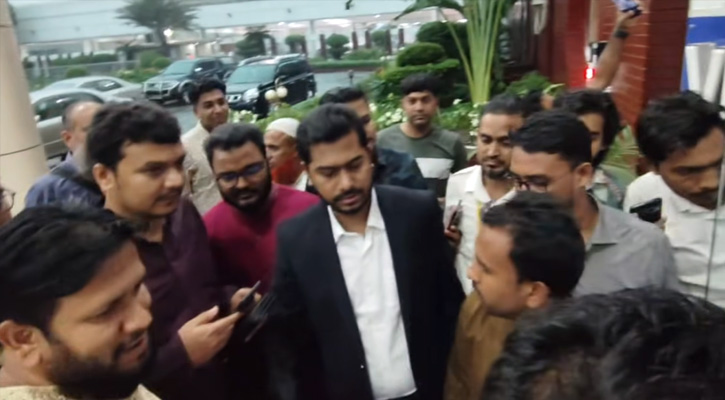 চিকিৎসার জন্য সিঙ্গাপুর গেলেন নুরুল হক নুর