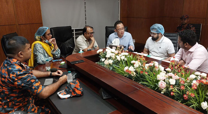 দগ্ধ ফায়ার ফাইটারদের চিকিৎসা দিতে ঢাকায় সিঙ্গাপুরের চিকিৎসক