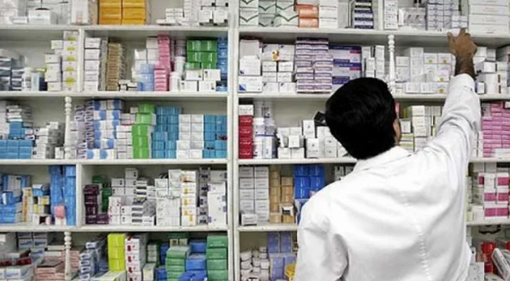 বোয়ালখালীতে নামমাত্র ড্রাগ লাইসেন্স ছাড়াই চলছে ফার্মেসি, স্বাস্থ্যঝুঁকিতে সাধারণ মানুষ