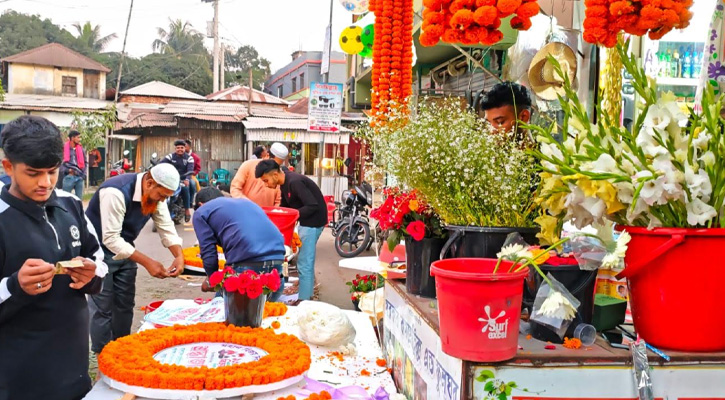 বিজয় দিবস ঘিরে ভাঙ্গুড়ায় ব্যস্ত ফুল ব্যবসায়ীরা