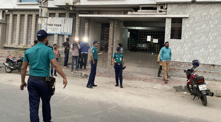 রাজশাহীতে বিচারকের বাসায় হামলা: ছেলে কুপিয়ে হত্যা, স্ত্রী আহত