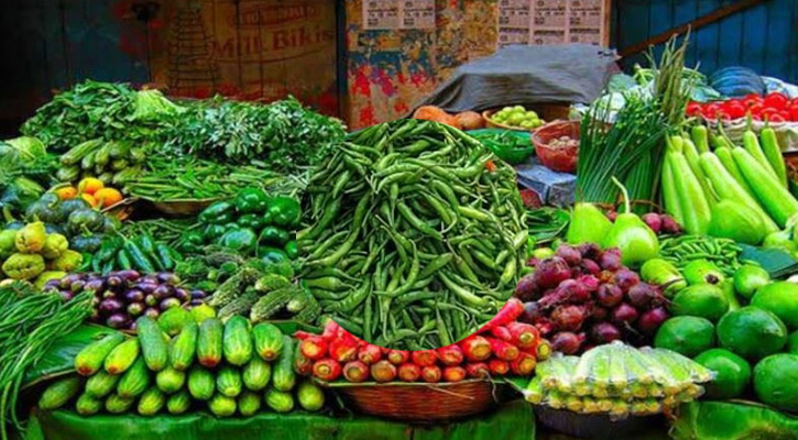 সবজির বাজারে আগুন, কাঁচা মরিচের দাম ৩০০ ছাড়াল