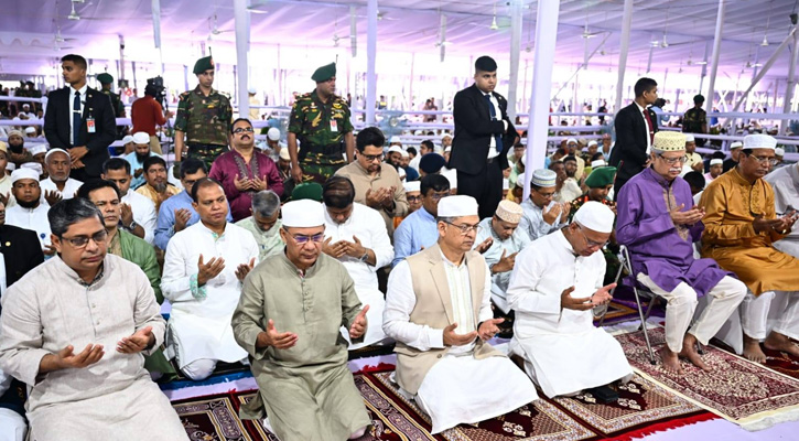 ঈদের প্রধান জামাতে দেশ-জাতির কল্যাণ ও বিশ্বের শান্তি কামনা