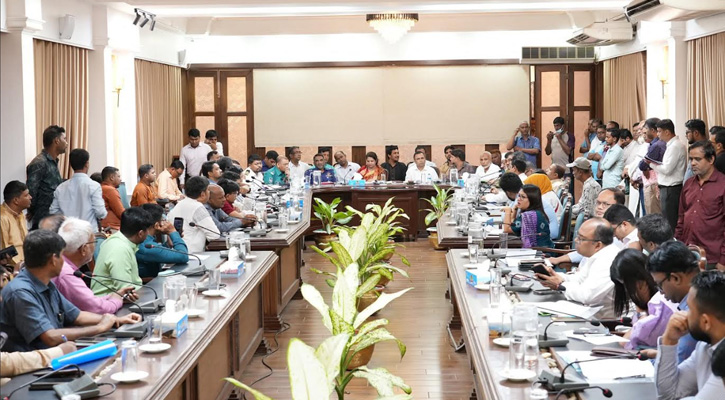 চট্টগ্রামে দুর্গাপূজা ২০২৫ উপলক্ষে প্রস্তুতিমূলক সভা অনুষ্ঠিত