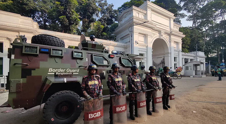 ট্রাইব্যুনালে কড়া নিরাপত্তা, সেনাবাহিনী-বিজিবি-পুলিশ মোতায়েন