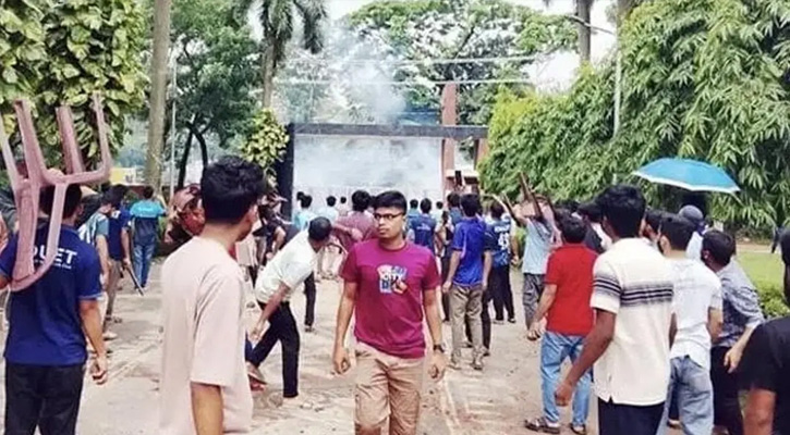 দফায় দফায় সংঘর্ষে রণক্ষেত্র