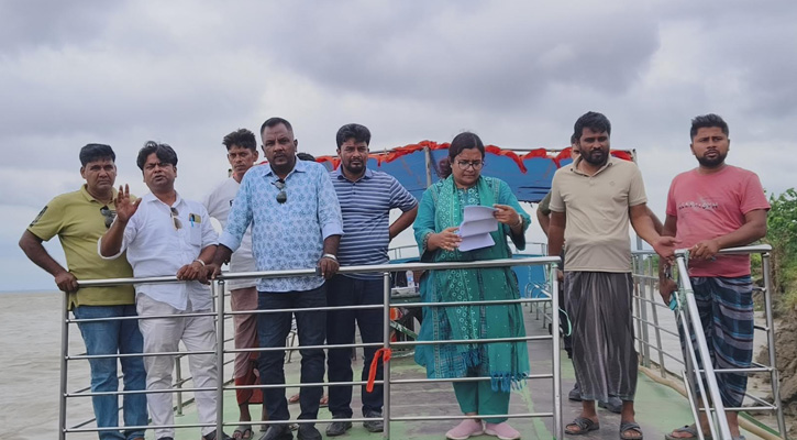 মানিকগঞ্জ-ফরিদপুর সীমান্তে পদ্মায় ড্রেজার মালিককে ১ লাখ টাকা জরিমানা
