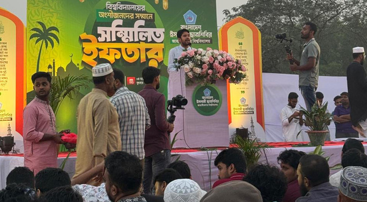 নারী শিক্ষার্থীদের সম্মানে পুনরায় ইফতারের আয়োজন জাবি শিবিরের