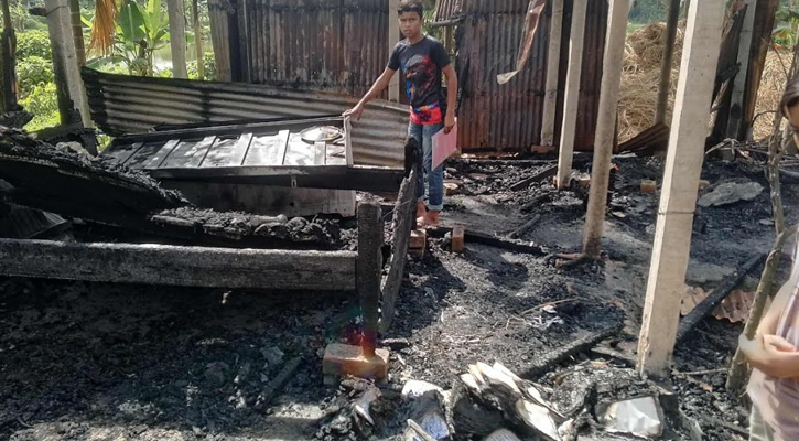 ভুরুঙ্গামারীতে অগ্নিকাণ্ডে এক পরিবার নিঃস্ব পুড়েছে নগদ টাকা, গরু, ছাগল ও মূল্যবান মালামাল