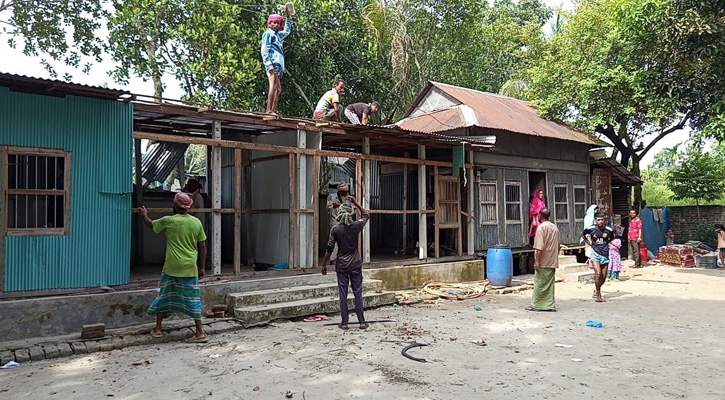 লৌহজংয়ে ১৪ বছর পর পৈতৃক ওয়ারিশ সম্পত্তি ফিরে পেলেন বৃদ্ধা মায়া বেগম