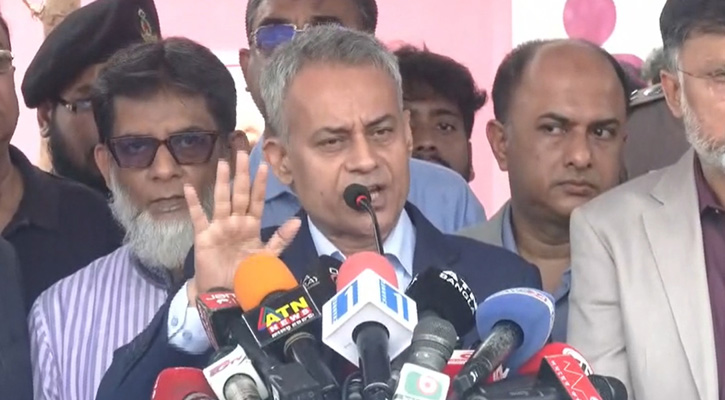 ‍‍`তেলের কোনো সংকট নেই, দাম বাড়ছে না‍‍`: সেতুমন্ত্রী