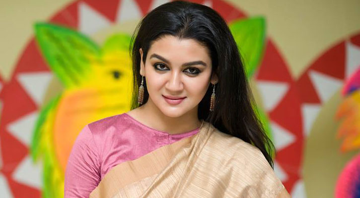 নারীকেই কামনা ও বাসনার বস্তু হিসেবে তুলে ধরা হয়েছে — জয়া আহসান