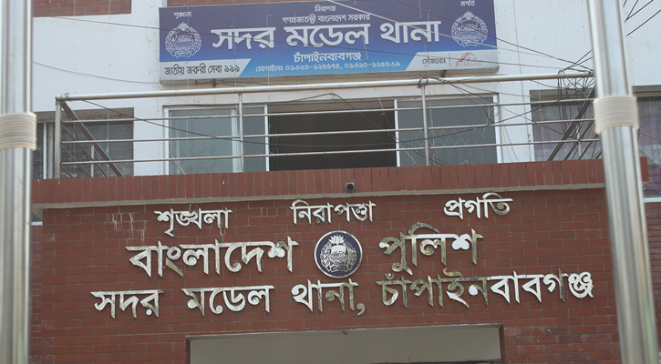 বিয়ের প্রলোভন দেখিয়ে ৭‍‍`ম শ্রেণীর ছাত্রীর সঙ্গে শা‍‍`রী‍‍`রি‍‍`ক মিলামেশা করে ৮‍‍`ম শ্রেণীর ছাত্রীকে বিয়ে‍‍`