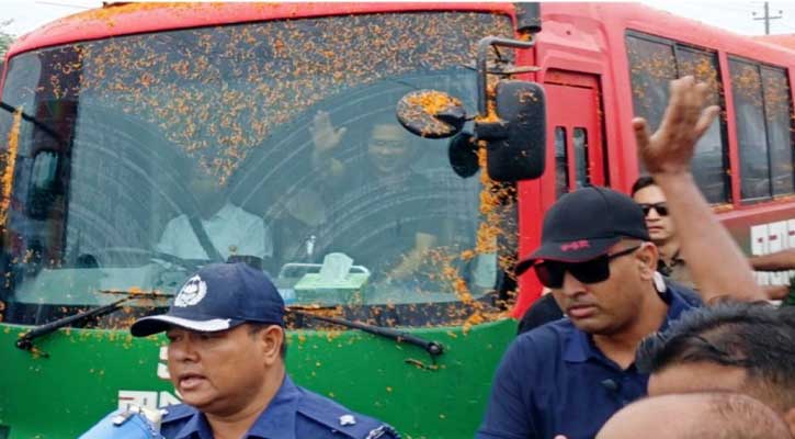 প্রধানমন্ত্রীকে শুভেচ্ছা জানাতে মাদারীপুরে বিএনপির নেতাকর্মীদের উপচে পড়া ভিড়