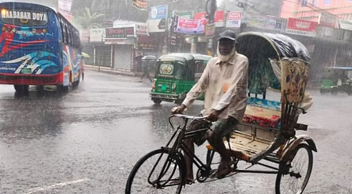 চট্টগ্রামে সকাল থেকে বৃষ্টি, ভোগান্তিতে জনজীবন