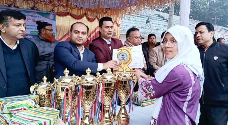 পার্বতীপুরে শীতকালীন ক্রীড়া প্রতিযোগিতার বিজয়ীদের পুরস্কার বিতরণ