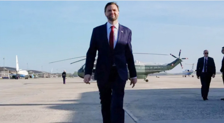 মার্কিন প্রতিনিধি দলকে নিয়ে ইসলামাবাদে পৌঁছেছেন ভ্যান্স