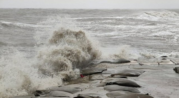 বঙ্গোপসাগরে গভীর নিম্নচাপ, আরও ঘনীভূত হওয়ার আশঙ্কা