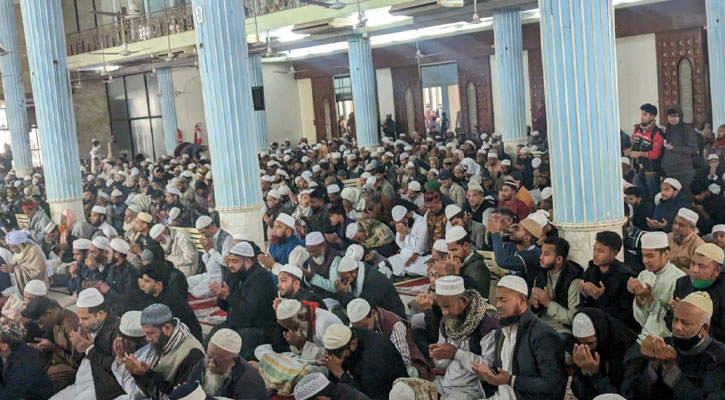 খালেদা জিয়ার রুহের মাগফিরাত কামনায় জুমার পর মসজিদে মসজিদে বিশেষ দোয়া