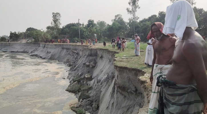 যমুনায় পানি বৃদ্ধিতে সিরাজগঞ্জে নদীভাঙন, ডুবলো শতাধিক ঘরবাড়ি