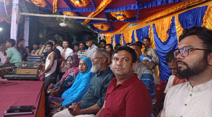 কেন্দুয়ায় বিভিন্ন পূজামণ্ডপ পরিদর্শনে ইউএনও ইমদাদুল হক তালুকদার