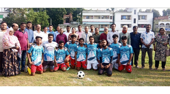 মাগুরার শ্রীপুরে তারুণ্যের উৎসব উপলক্ষে ফুটবল টুর্নামেন্টের উদ্বোধন
