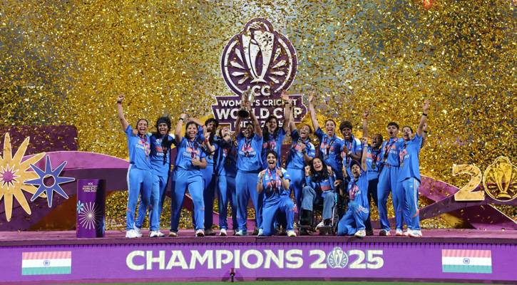 দক্ষিণ আফ্রিকাকে কাঁদিয়ে প্রথমবারের মত বিশ্ব চ্যাম্পিয়ন ভারত